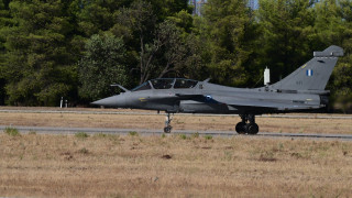 Στον εισαγγελέα οι Κινέζοι που συνελήφθησαν να φωτογραφίζουν μαχητικά Rafale στην Τανάγρα
