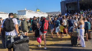 Μεγάλη έξοδος των αδειούχων του Ιουλίου - Αυξημένη η κίνηση στο λιμάνι του Πειραιά