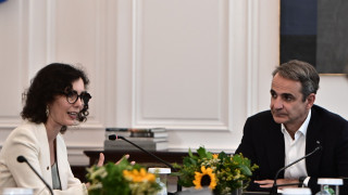 Μητσοτάκης σε Ευρωπαία Επίτροπο Διαχείρισης Κρίσεων: «Επιβεβλημένος ο κοινός βηματισμός»