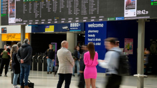 Χάος στο σταθμό των τρένων Γουότερλου στο Λονδίνο - Εκτός λειτουργίας 14 πλατφόρμες