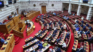 Ξεκίνησε στη Βουλή η συζήτηση για την παραπομπή Καραμανλή στη Δικαιοσύνη - Στις 9 το βράδυ ψηφοφορία