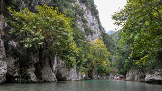 Πτώσεις βράχων στο φαράγγι του Αχέροντα - Νέα προειδοποίηση από τον δήμο Σουλίου