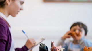 Σπουδές στην Ειδική και Ενιαία Εκπαίδευση ενισχύουν την ένταξη και την παράλληλη στήριξη