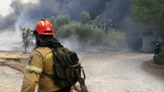 Liveblog: Δραματική η κατάσταση στην Αχαΐα - Εκρήξεις στη βιομηχανική περιοχή, κάηκαν σπίτια