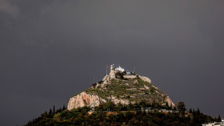 Nεαρός άνδρας έπεσε από τον Λυκαβηττό