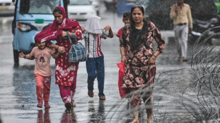 Ινδία: Τουλάχιστον 44 νεκροί από κατολισθήσεις λόγω σφοδρών βροχοπτώσεων στο Κασμίρ