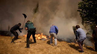 Φωτιές στην Ισπανία: Οι ισχυροί άνεμοι δυσχεραίνουν το έργο των πυροσβεστών