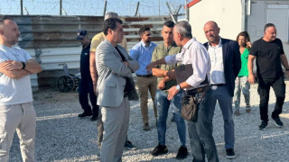 Σαφές μήνυμα Πλεύρη από Αμυγδαλέζα για παράνομους μετανάστες: «Φυλακή ή επιστροφή»