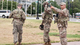 ΗΠΑ: Ο Τραμπ απειλεί να αναπτύξει στρατό στο Σικάγο και τη Νέα Υόρκη