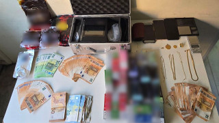 Χειροπέδες σε 35χρονο που απέκρυπτε κλοπιμαία σε μίνι μάρκετ στην Ομόνοια