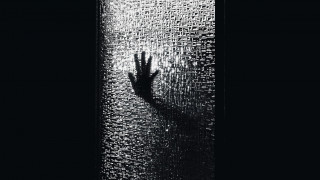 Γυναίκα παγιδεύτηκε σε δωμάτιο στην Κίνα και σώθηκε χάρη σε μήνυμα που έγραψε με το αίμα της