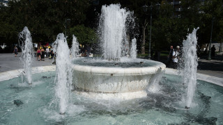 Δήμος Αθηναίων: Επαναλειτουργεί το συντριβάνι στην πλατεία Συντάγματος