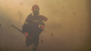 Φωτιά στην Κερατέα: Διακοπή κυκλοφορίας στη Λεωφόρο Λαυρίου