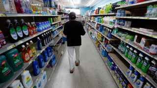 Μειώσεις τιμών στα μεγάλα σούπερ μάρκετ επέβαλε η κυβέρνηση της Σερβίας