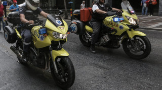 Σοβαρό τροχαίο για διασώστη που υπηρέτησε με μοτοσικλέτα του ΕΚΑΒ στην Καλαμάτα