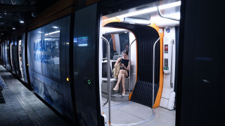 Επεκτείνεται το ωράριο σε Μετρό και Τραμ σήμερα, Πέμπτη - Τι ώρα είναι τα τελευταία δρομολόγια