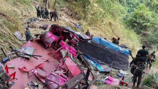 Τραγωδία στη Σρι Λάνκα: Λεωφορείο έπεσε από γκρεμό ύψους 300 μέτρων - Τουλάχιστον 15 νεκροί