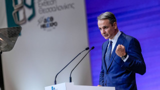 Μητσοτάκης: Μειώσεις φόρων για όλους και εξαγγελίες-έκπληξη για νέους, οικογένειες, χωριά και νησιά