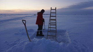 Από την Ύδρα στην Αρκτική: Ο Μιχάλης Τσαμαδός μελετά το κλίμα και χαρτογραφεί το λιώσιμο των πάγων