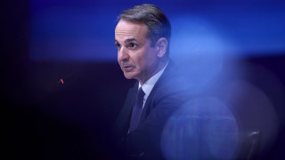 Εν αναμονή των αντιδράσεων Σαμαρά - Καραμανλή στο «άνοιγμα» Μητσοτάκη
