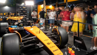 Ουρές για το showcar της McLaren F1 Team που έφερε ο ΟΠΑΠ στη Θεσσαλονίκη