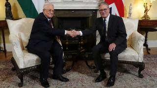 Συνάντηση Αμπάς με Στάρμερ στο Λονδίνο - Τι συζητήθηκε ενόψει της αναγνώρισης Παλαιστινιακού κράτους