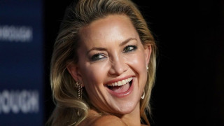 Κέιτ Χάντσον και Χιου Τζάκμαν τραγουδούν επιτυχίες του Νιλ Ντάϊαμοντ στο τρέιλερ του Song Sung Βlue