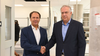 Επίσκεψη του υπουργού Ανάπτυξης Τάκη Θεοδωρικάκου στην ελληνική φαρμακοβιομηχανία ELPEN