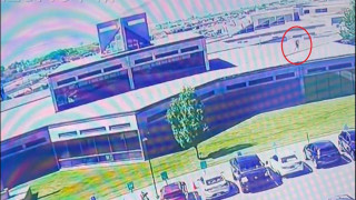 Τσάρλι Κερκ: Μαρτυρία για ύποπτο άνδρα σε στέγη μία εβδομάδα πριν - «Φορούσε σακίδιο, σκούρα ρούχα»