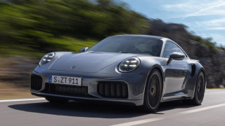 Η νέα Porsche 911 turbo S έγινε υβριδική, πιο δυνατή και πιο γρήγορη