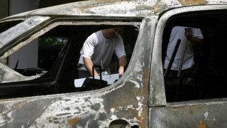 Πειραιάς: Παρανάλωμα του πυρός δύο αυτοκίνητα και ένα μηχανάκι - Εξετάζεται το σενάριο εμπρησμού