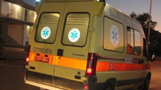 Μια τραυματίας σε τροχαίο στα Κάτω Πατήσια  - Το όχημα που επέβαινε έπεσε πάνω σε κολώνα