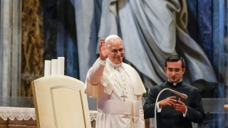 Γενέθλια για τον νέο Πάπα Λέοντα ΙΔ'  - Δέχεται ευχές από όλον τον κόσμο