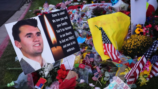 Δολοφονία Τσάρλι Κερκ: Εντείνεται το κλίμα πόλωσης - Στο στόχαστρο όσοι Αμερικανοί τον επικρίνουν