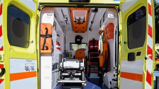 Σοβαρό τροχαίο στη Θεσσαλονίκη: Μοτοσικλέτα συγκρούστηκε με ΙΧ – Στο νοσοκομείο πολυτραυματίας