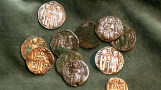 Φωκίδα: Έσκαψαν τούνελ βάθους 12 μέτρων για αρχαία νομίσματα - Χειροπέδες σε δύο άτομα