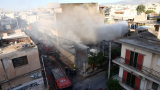 Μεγάλη φωτιά στου Ρέντη - Επιχείρηση της Πυροσβεστικής