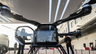 Ιπτάμενα αυτοκίνητα συγκρούονται μεταξύ τους σε κινεζική αεροπορική επίδειξη