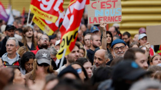 Σε απεργιακό κλοιό η Γαλλία την Πέμπτη - 80.000 αστυνομικοί στους δρόμους