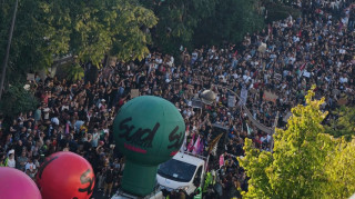 Νέες απεργιακές κινητοποιήσεις στη Γαλλία - Πολιτικές διαβούλευσης για Λεκορνί