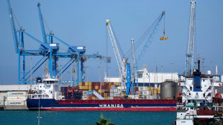 Ιταλοί λιμενεργάτες μπλόκαραν κοντέινερ με πυρομαχικά για το Ισραήλ στο λιμάνι Ραβένας