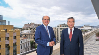 Συνάντηση Χατζηδάκη με ανώτερo αξιωματούχο του ΚΚ Κίνας - Τα θέματα που συζητήθηκαν