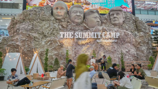 Το όρος Ράσμορ της Ταϊλάνδης φέρνει δίπλα - δίπλα Τραμπ, Πούτιν, Σι και Κιμ