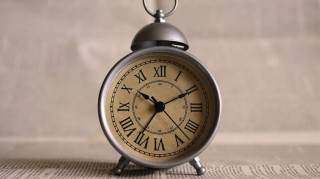 Επιστροφή χειμερινής ώρας: Πότε γυρίζουμε τους δείκτες μία ώρα πίσω