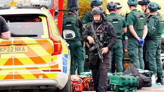 Μάντσεστερ: Δύο νεκροί από την επίθεση με μαχαίρι- Η στιγμή που αστυνομικοί ακινητοποιούν τον δράστη