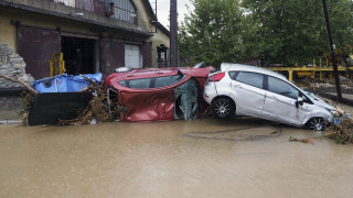 Τρεις νεκροί από πλημμύρες λόγω βροχοπτώσεων στη Βουλγαρία - Ζημιές σε κτήρια και δρόμους