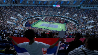 Κίνα: Μεθυσμένη θεατής διέκοψε με τις φωνές της διεθνές τουρνουά τένις - Την έβγαλαν «σηκωτή» (Vid)