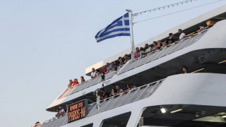 Ταλαιπωρία για εκατοντάδες επιβάτες στην Ίο λόγω βλάβης στον καταπέλτη πλοίου