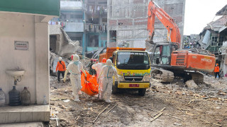 Τραγωδία στην Ινδονησία: Ανέβηκε στους 54 ο αριθμός των νεκρών από κατάρρευση σχολείου