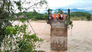 Νεκροί και δεκάδες αγνοούμενοι μετά από πλημμύρες και κατολισθήσεις στην ανατολική Ινδία